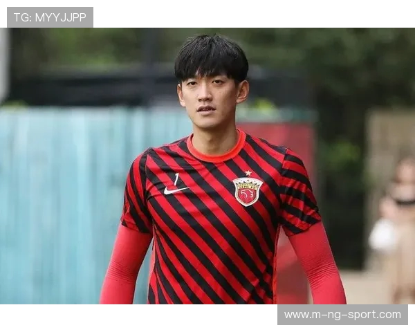 颜骏凌守护荣耀之城展现门将风采引领中国足球新征程