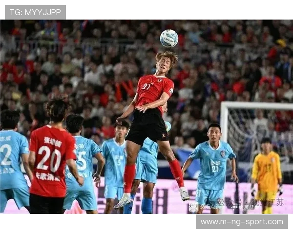 成都蓉城迎强敌鏖战绿茵赛场激荡豪情再燃足球风云