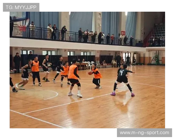 篮球燃梦青春激扬赛场展现团队拼搏与永不言弃精神