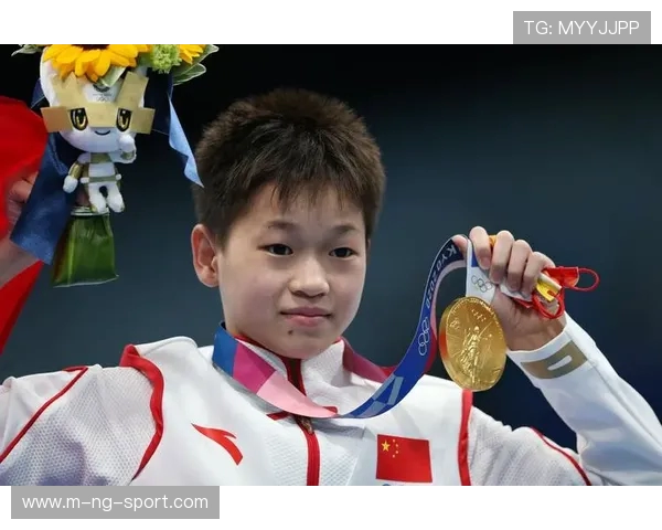 探索跳水运动的力量与美感展现人类勇气技巧与极限挑战之融合