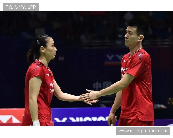 杭州羽毛球队与南京羽毛球队赛后复盘分析团队配合及战术执行情况