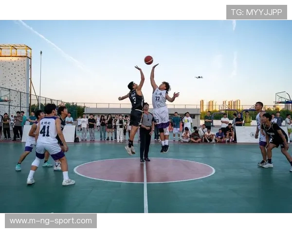 探寻篮球运动员赛场内外精彩成长历程与未来多维度发展故事全貌之旅