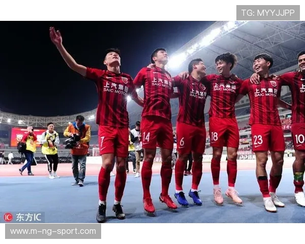 恒大与上港精彩对决回顾赛场瞬间重温与战术分析