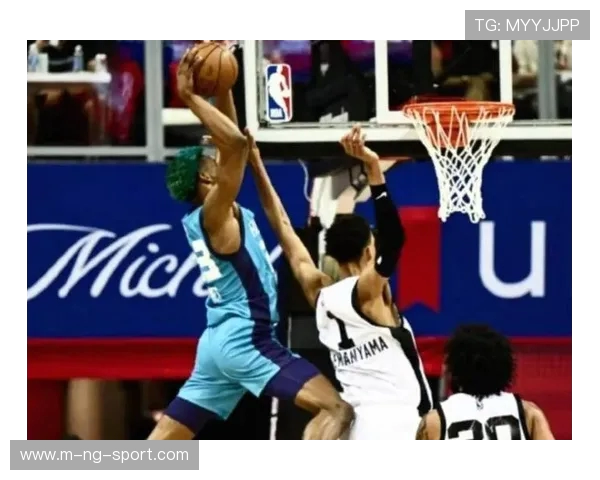 文班亚马在法国队首秀中狂砍27分震撼意大利引发NBA球探关注 文班亚马在法国队首秀中狂砍27分震撼意大利引发NBA球探关注